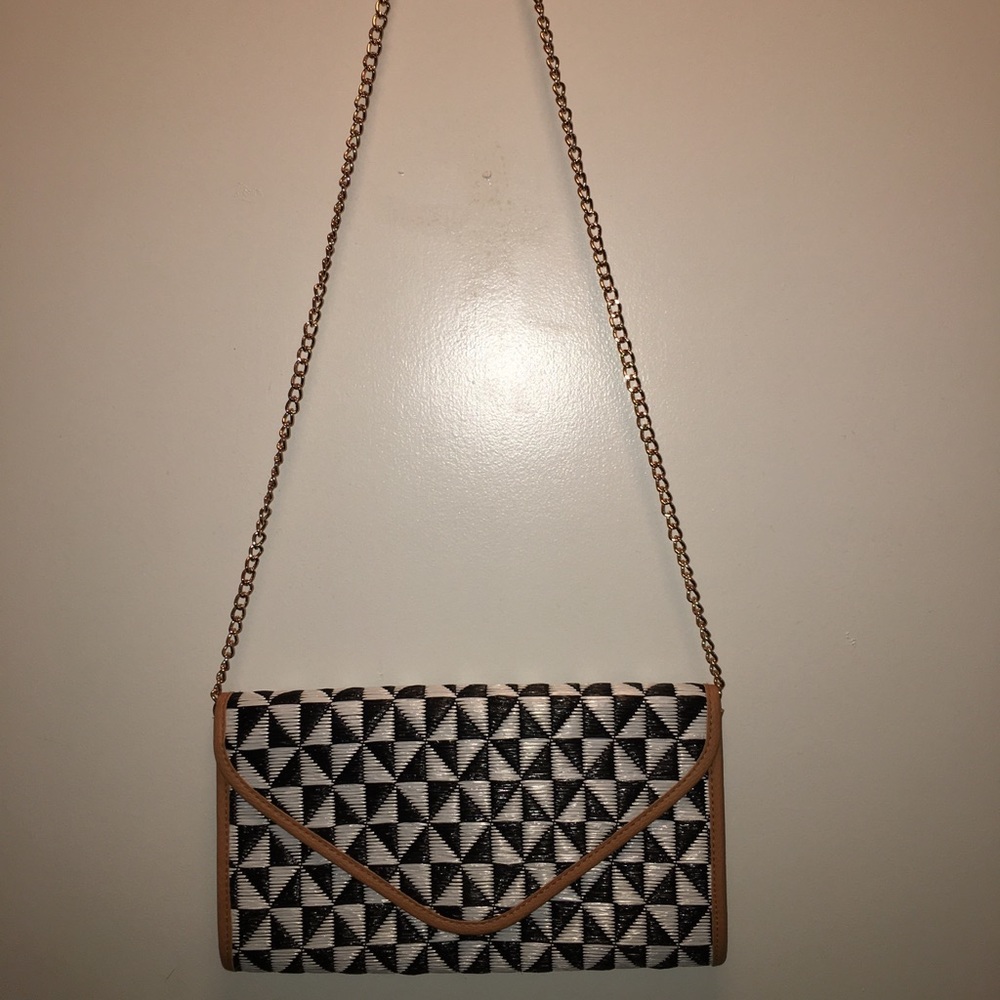 Black & White Clutch🖤